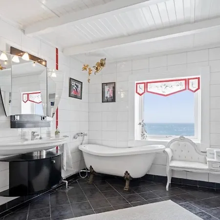 By The Sea - Luxury Apartment Tromso